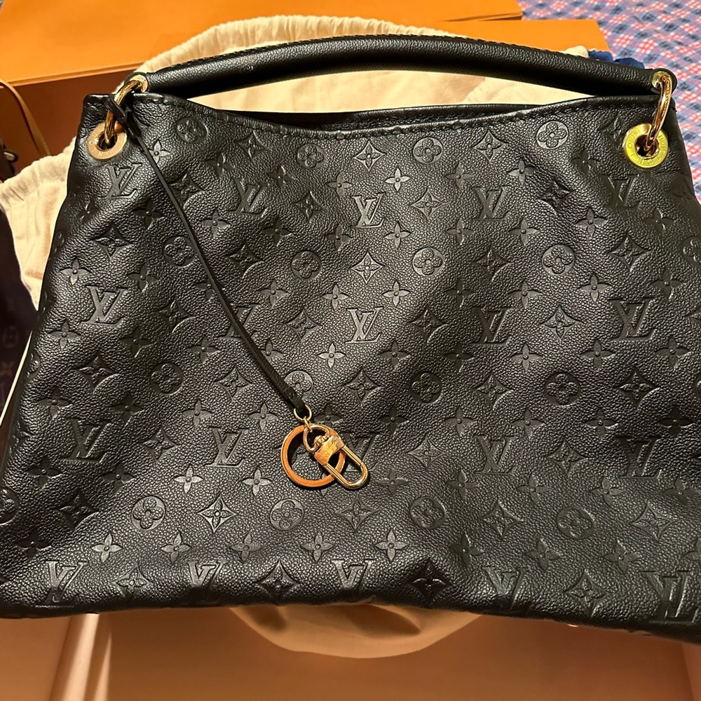 Louis Vuitton artsy empreinte black